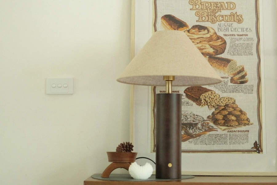 Metal vs. Wood Lighting Fixtures: Which Matches the Aussie Aesthetic?