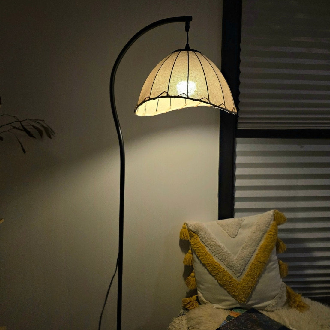 Suki Chinoiserie Arc Floor Lamp | Hemp Fabric Shade - Homezee