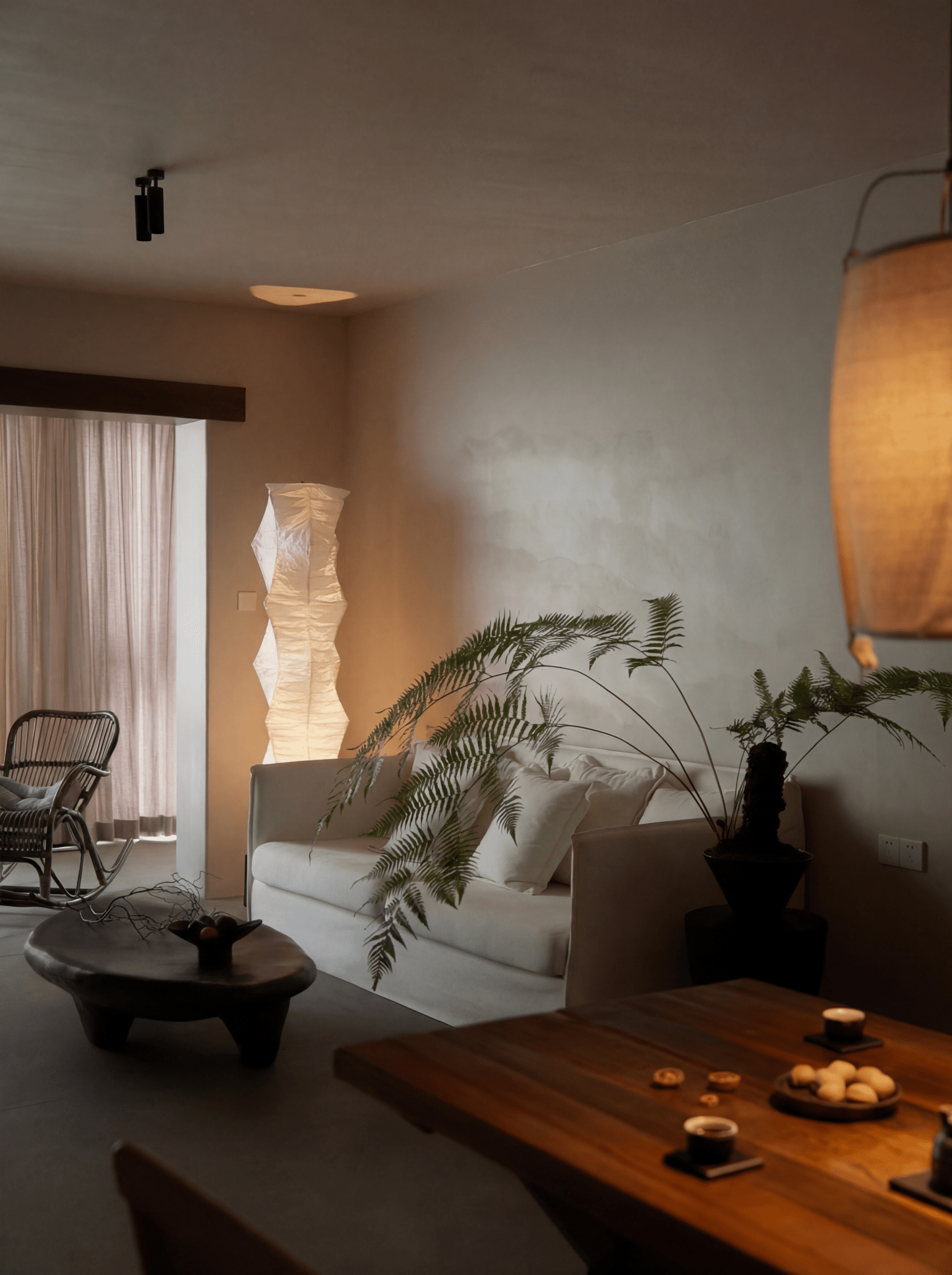 Akita Wavy Rice Paper Floor Lamp - Homezee