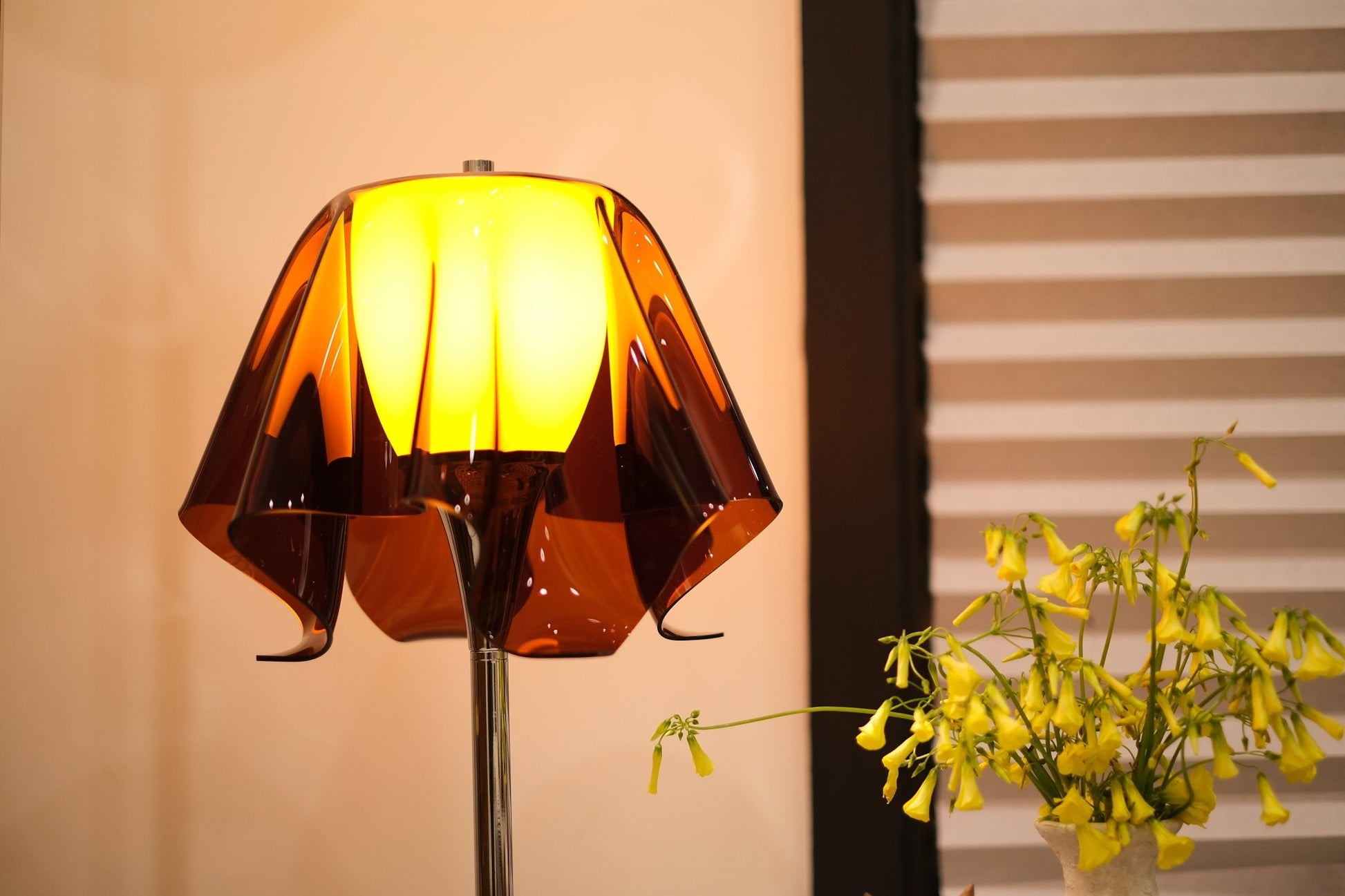 Fazzoletto Floating Handkerchief Table Lamp - Homezee