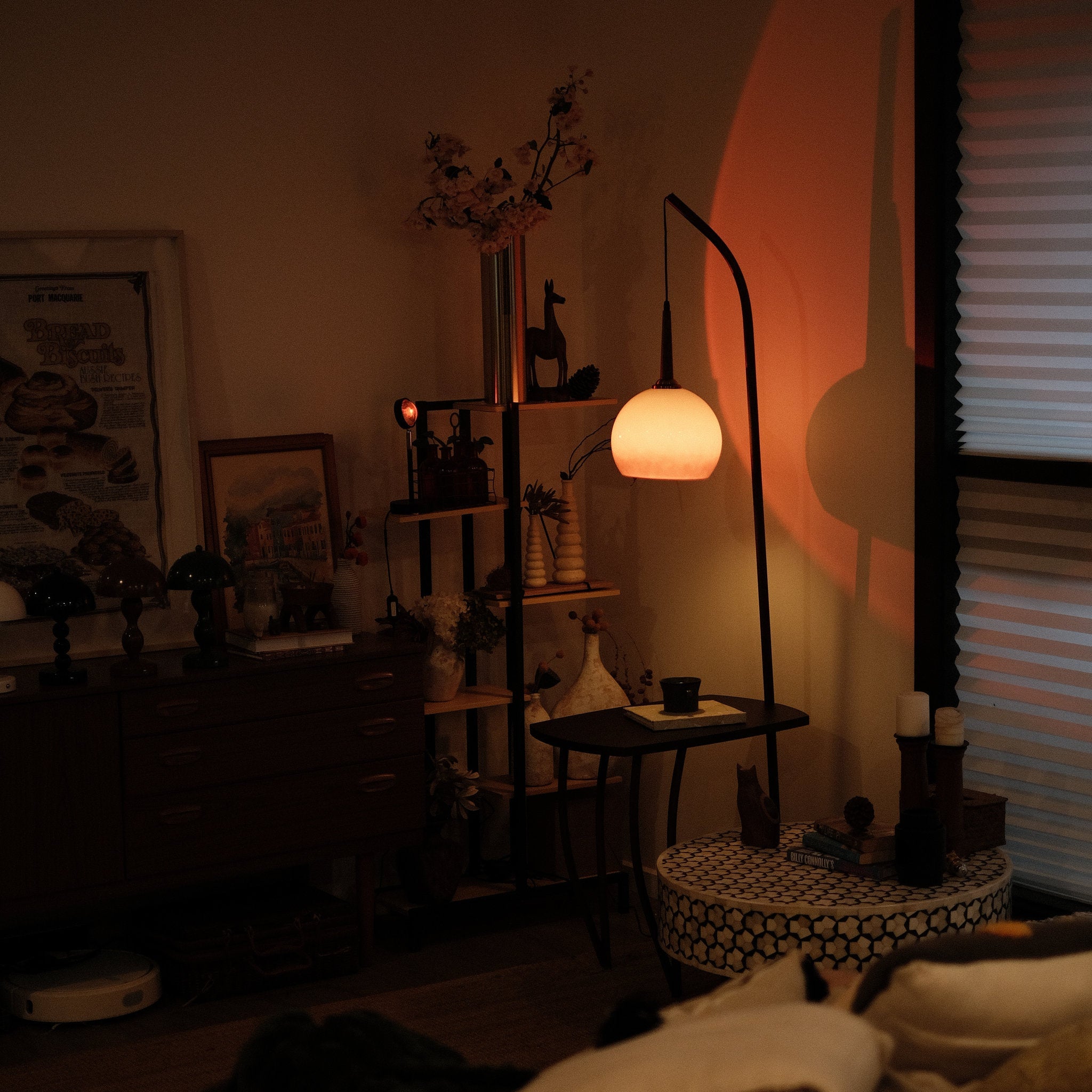 Domus Pollo Floor Lamp with Side Table – Retro Walnut & Glass Statement Light - Homezee