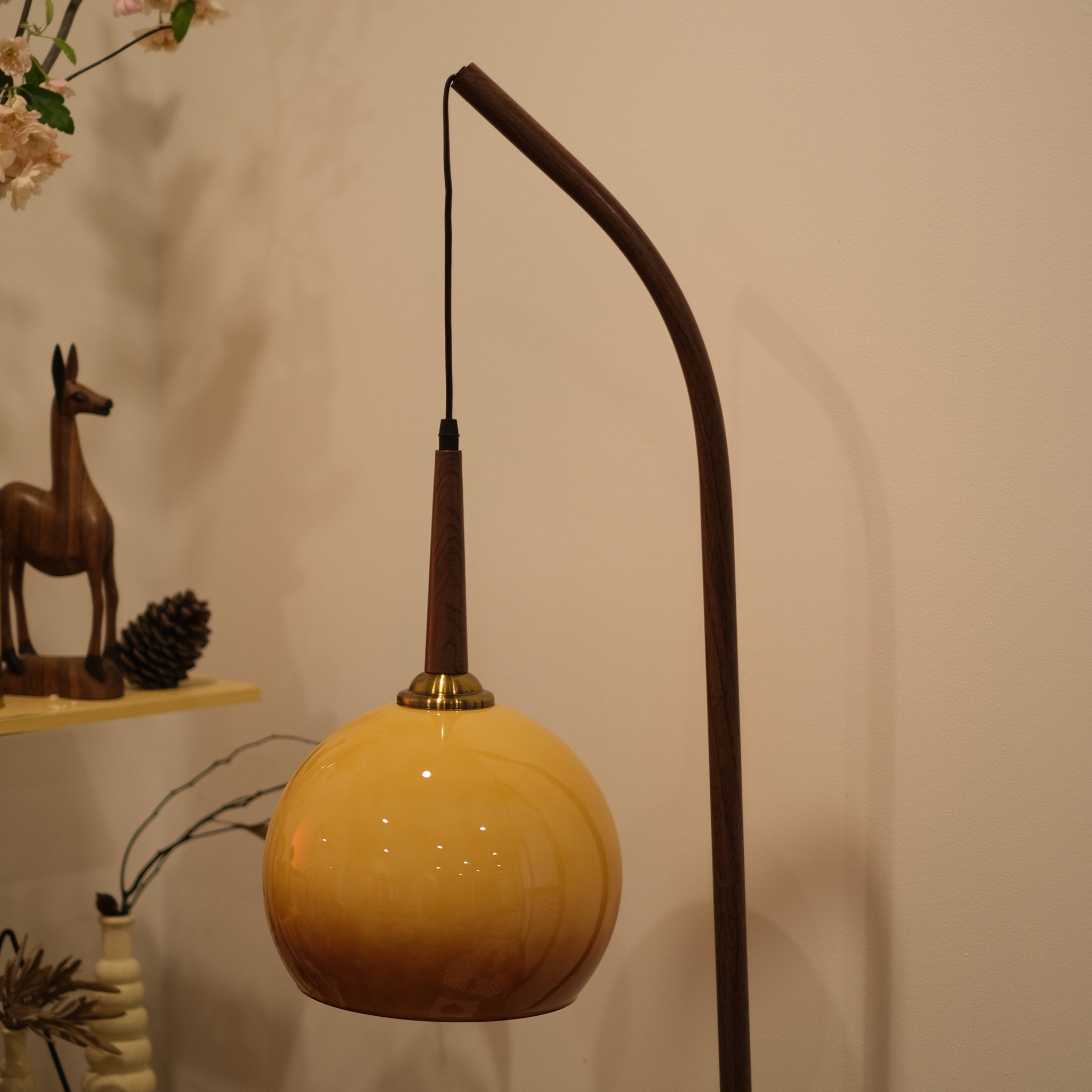 Domus Pollo Floor Lamp with Side Table - Homezee