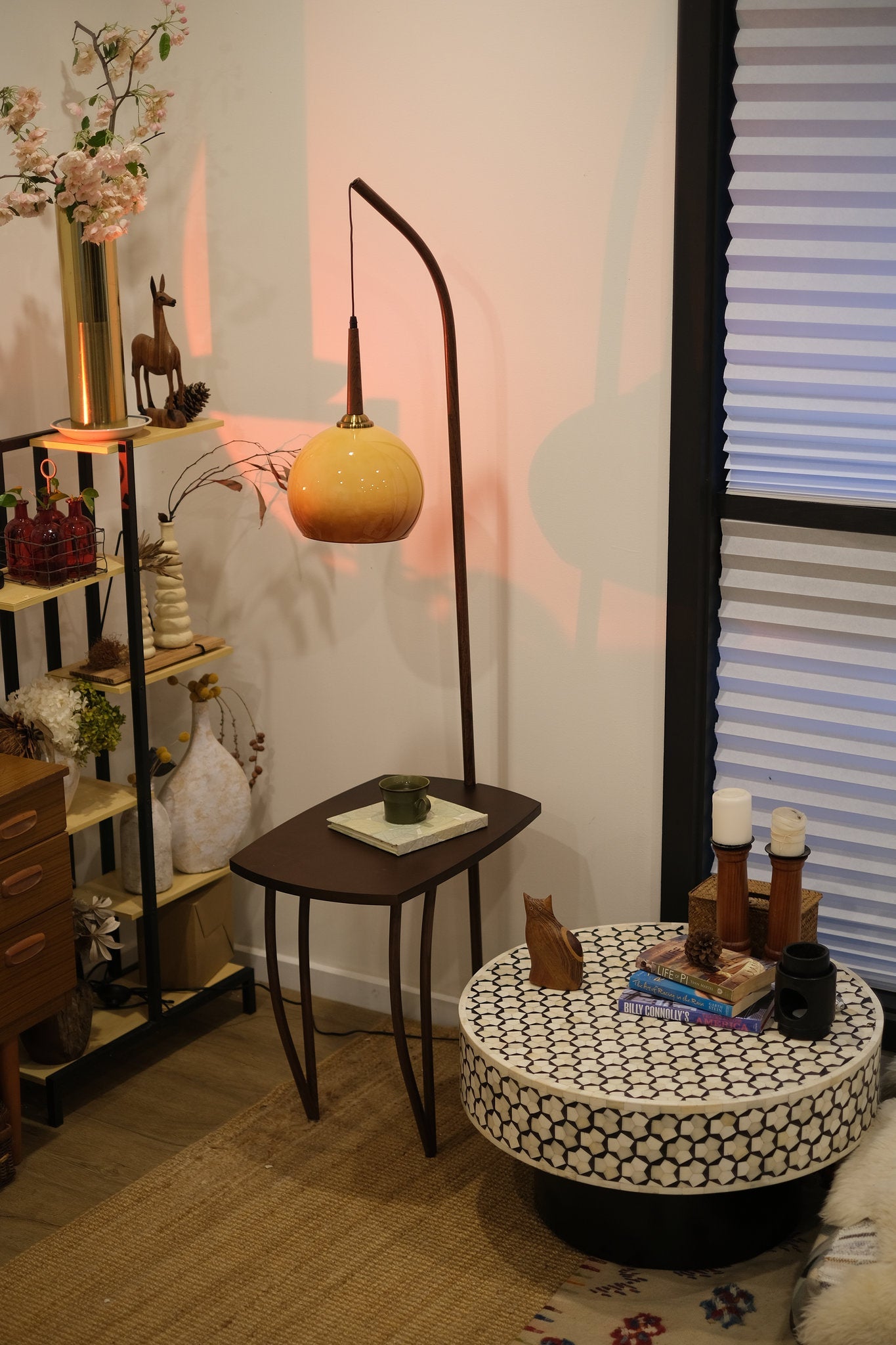 Domus Pollo Floor Lamp with Side Table – Retro Walnut & Glass Statement Light - Homezee