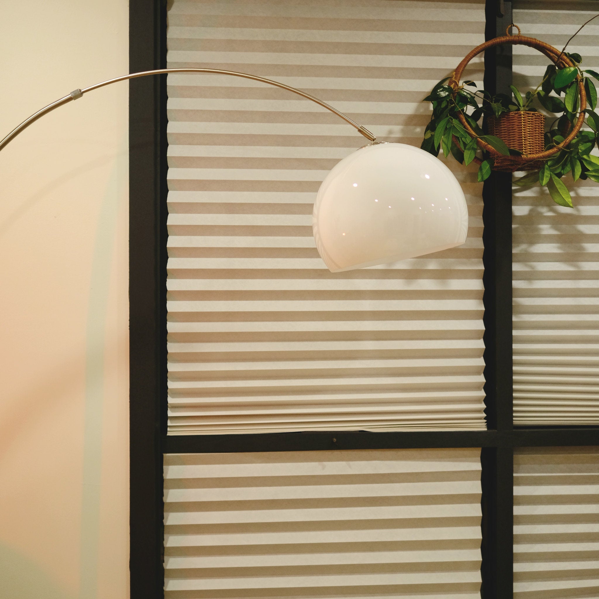 Sneedville+ Arched Floor Lamp – Chrome Arc XL Shade - Homezee