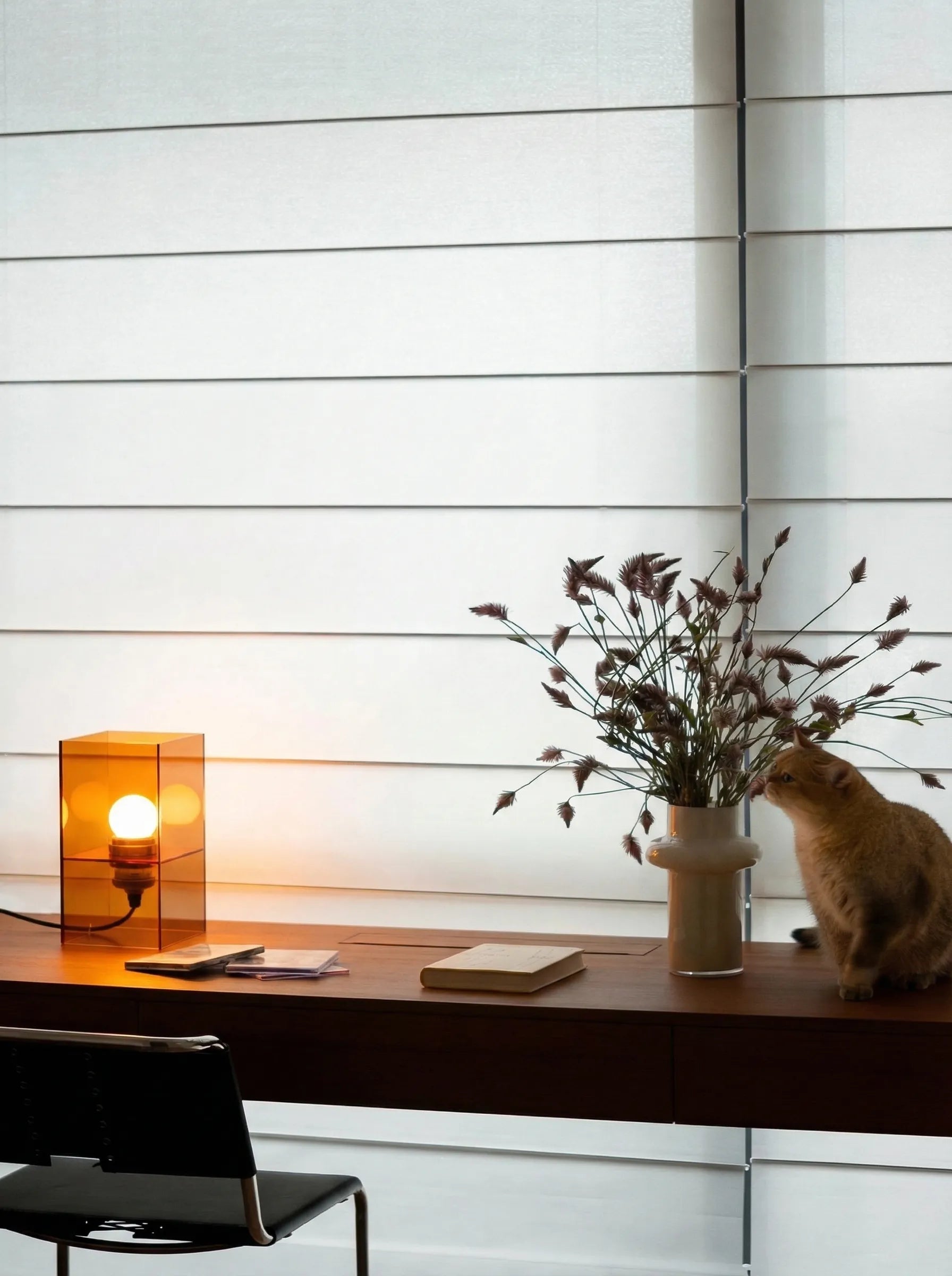 Guzzi Sunset Hourglass Horizon Table Lamp