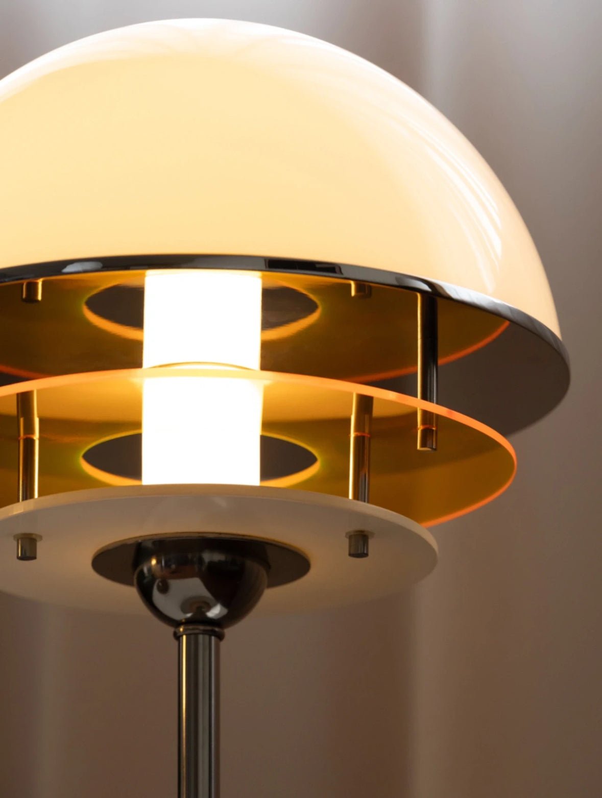 Disc Retro Table Lamp - Homezee