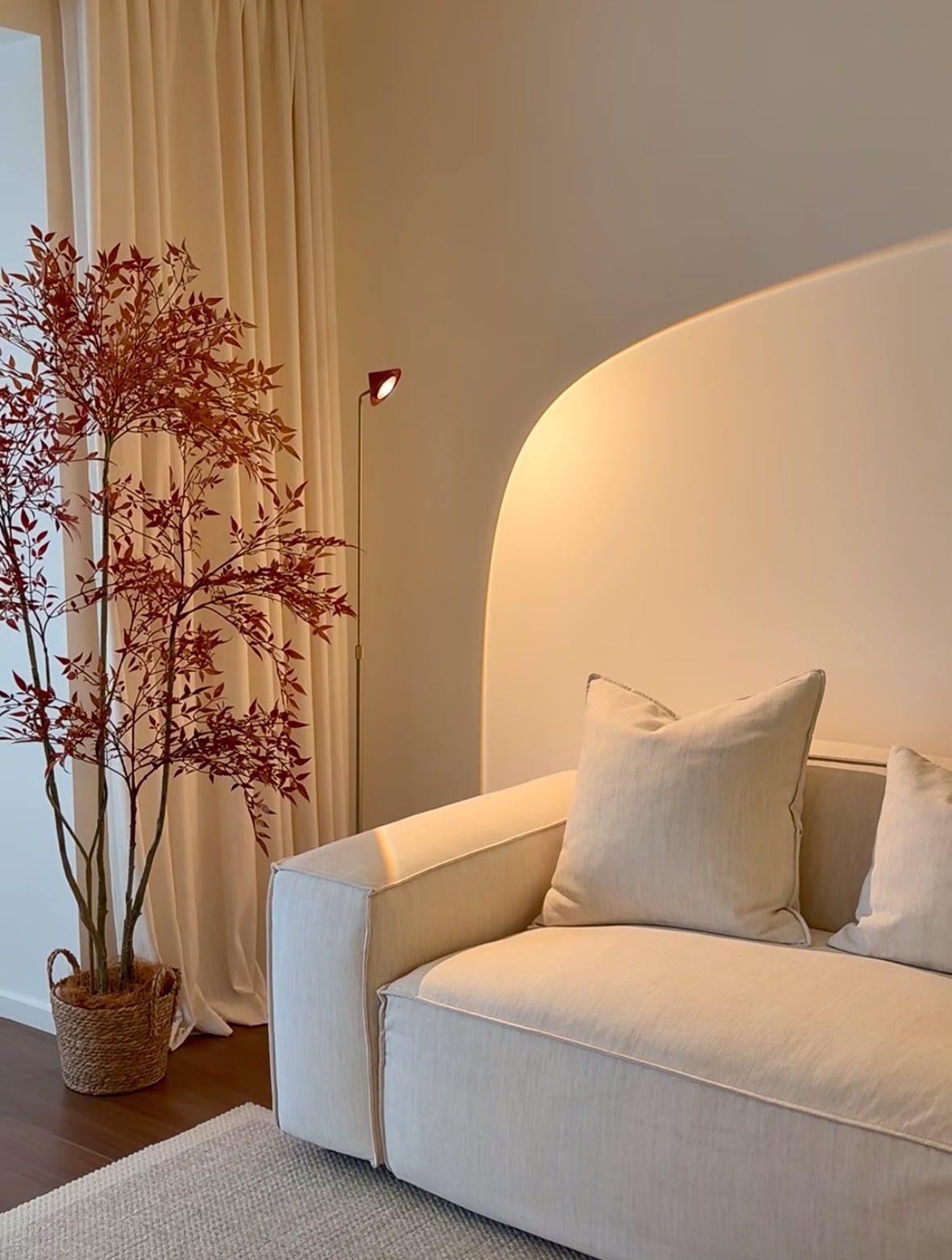 Saga Halo Floor Lamp LED | Touch Control Adjustable - Homezee